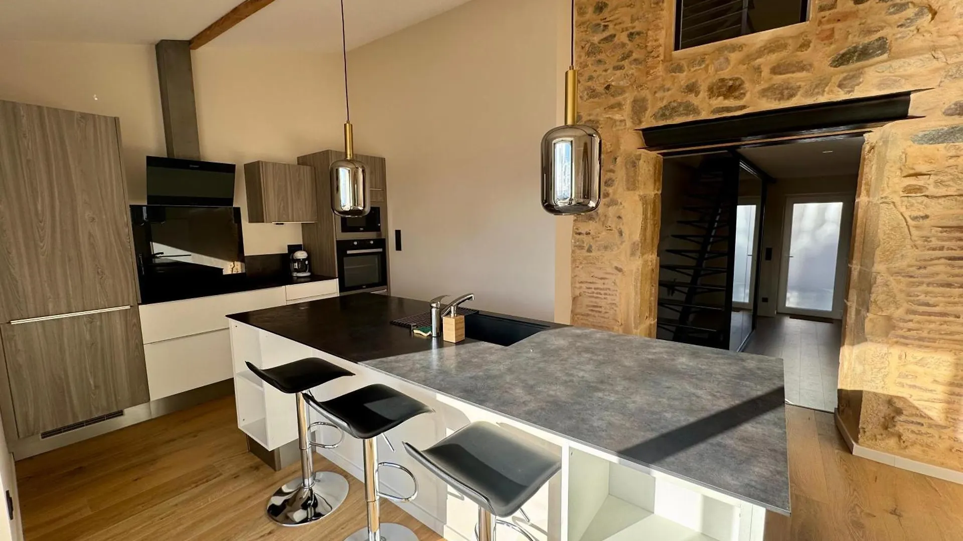 Charmante Maison De Village Le Breuil  Le Breuil (Rhone)