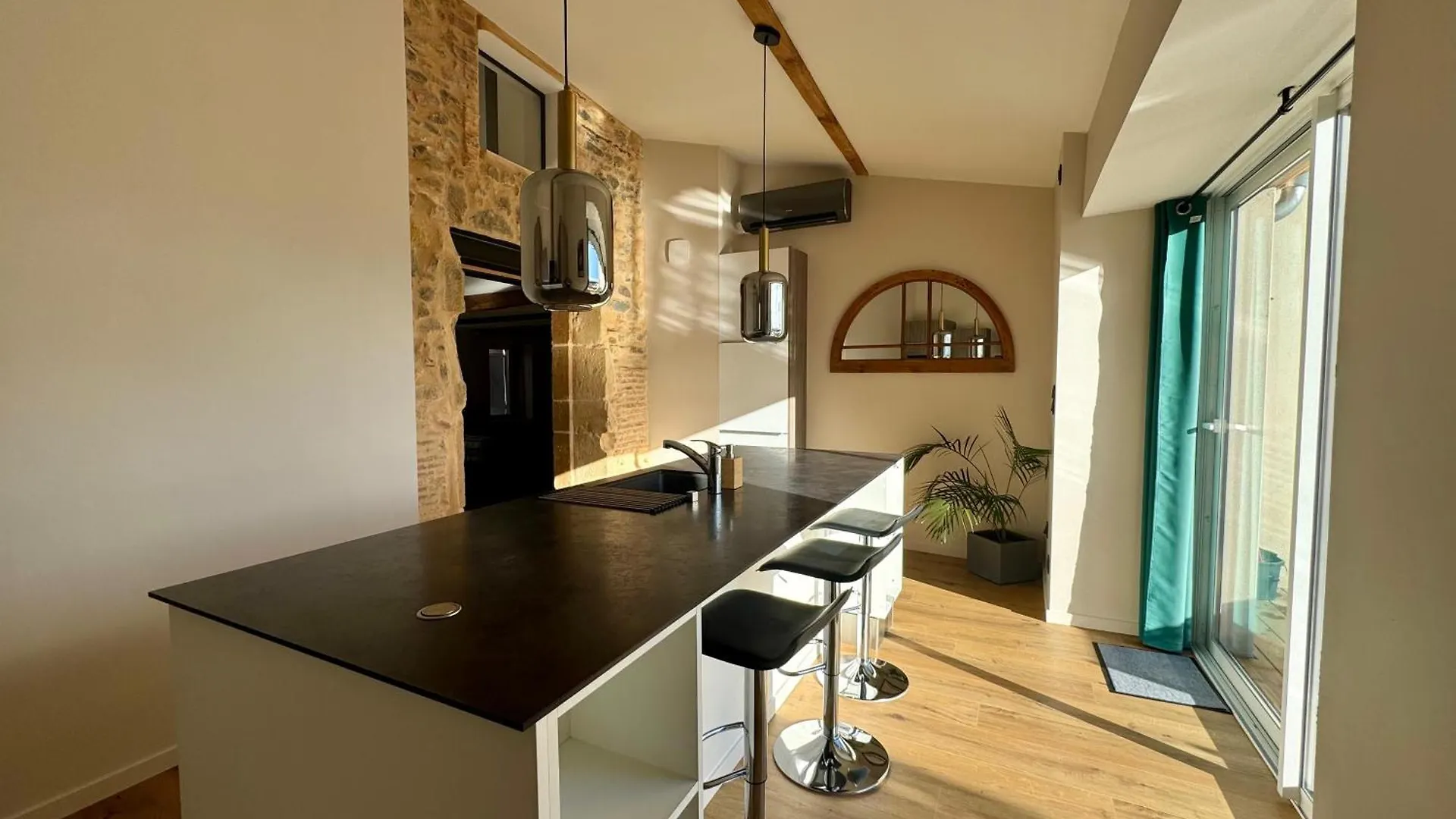 Charmante Maison De Village Le Breuil  Holiday home